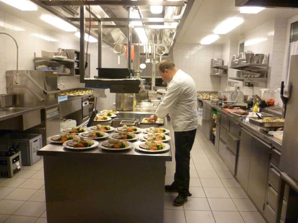 Hotel Speiserestaurant Bahnhof Güttingen Zewnętrze zdjęcie
